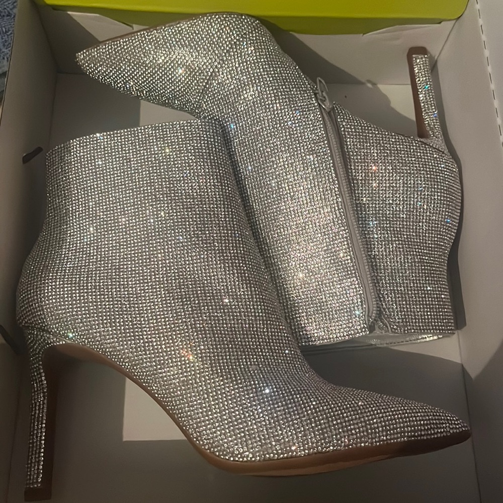 Never worn